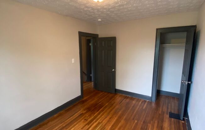 Welcome to this updated 2 bedroom 1 bath duplex in Columbus, OH!