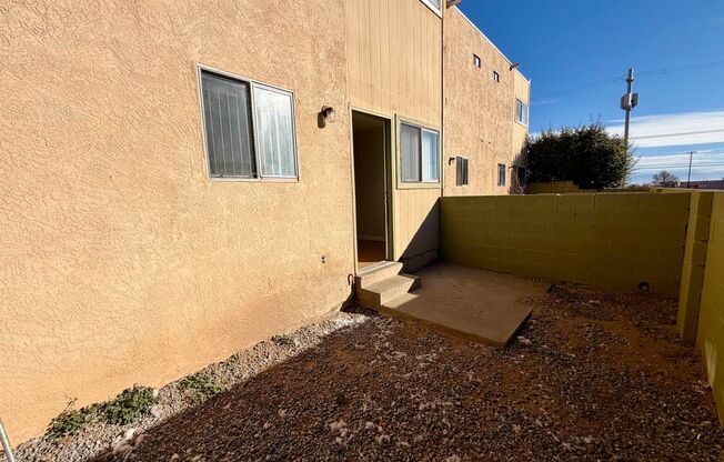 2 beds, 1.5 baths, 800 sqft, $1,115, Unit Unit 3