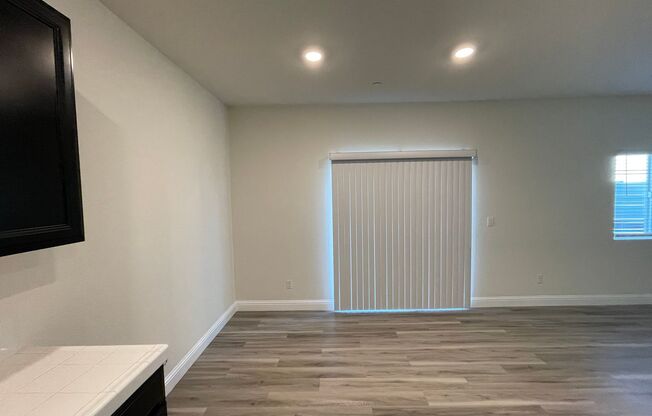 Beautiful 4 bed 2.5 bath in Sacramento!