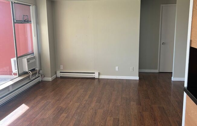 1 bed, 1 bath, 646 sqft, $1,450, Unit 704