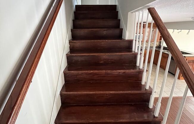 3 beds, 2.5 baths, 2,580 sqft, $2,000, Unit 702-01