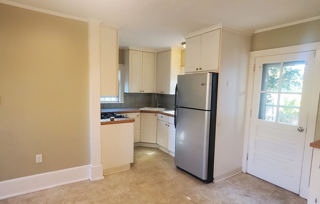 3 beds, 1 bath, 1,200 sqft, $3,200, Unit 1