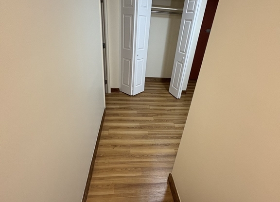 3 beds, 1 bath, 1,000 sqft, $4,500, Unit 3