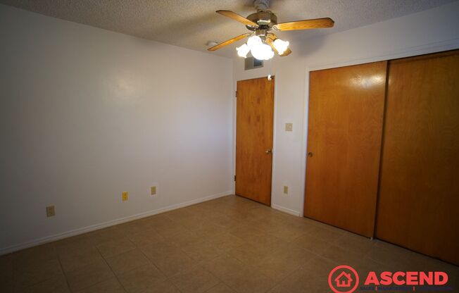 2 beds, 1 bath, 767 sqft, $900, Unit Unit D