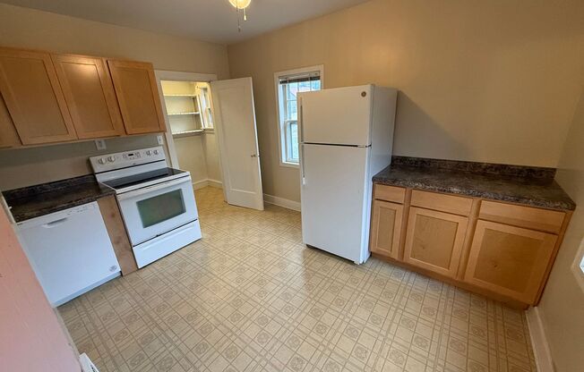 2 beds, 1 bath, $1,500