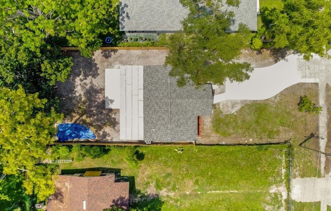812 W MILLER ST