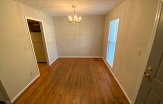 2 beds, 1.5 baths, $995, Unit 406B Leafmore Rd