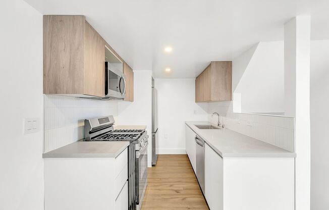 1 bed, 1 bath, $2,935, Unit 105