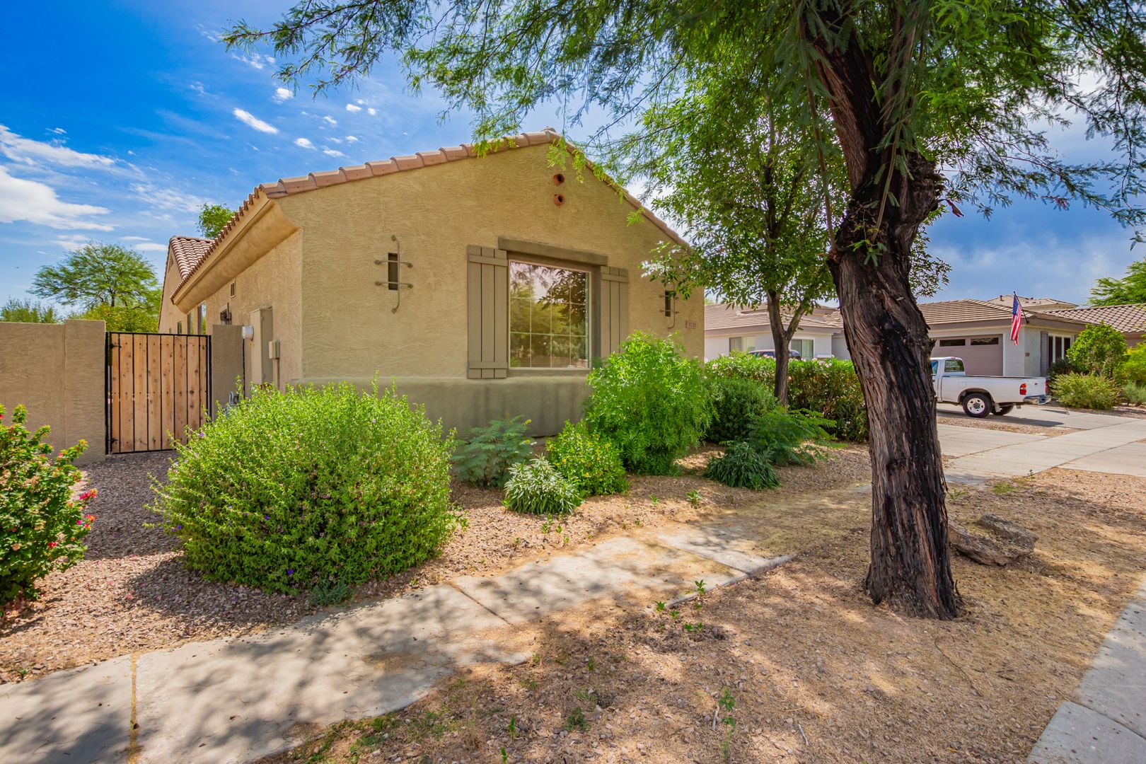 Move In ready home in Power Ranch!
