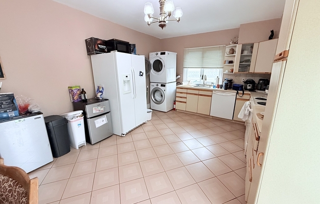 208 RAWSON RD