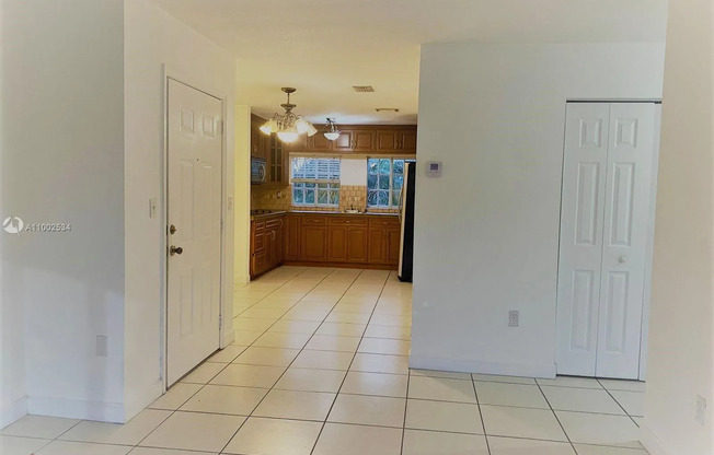2860 W 80 ST