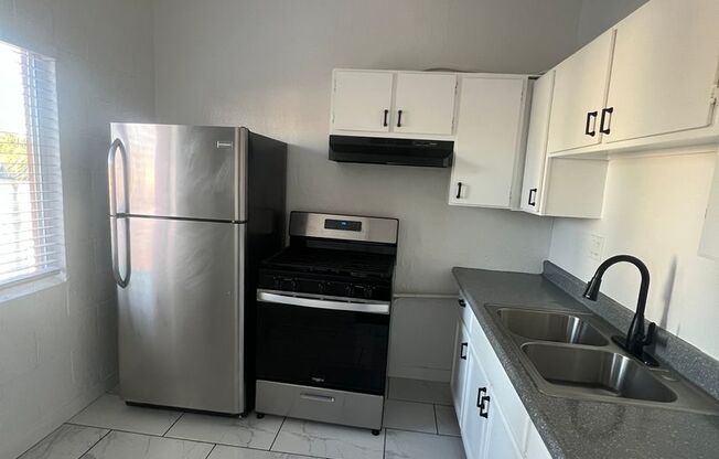 Studio, 1 bath, $1,371