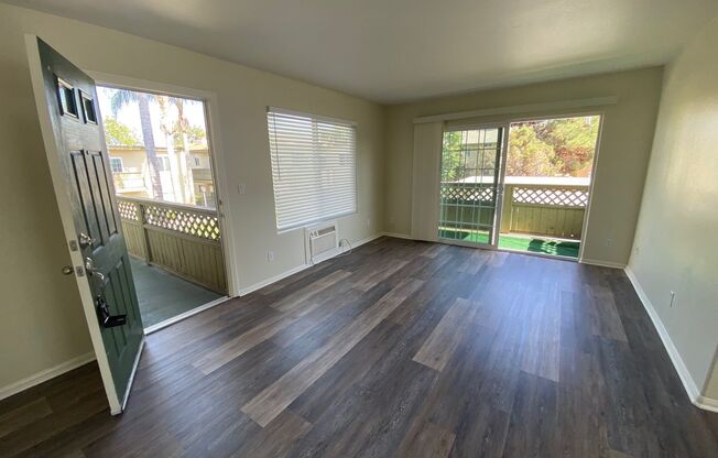 Clean-Remodeled 2 bed, 1-1/2 bath Gated Condo in El Cajon