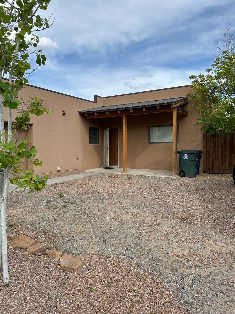 7603 Mesa Del Oro Lane - Tierra Contenta!