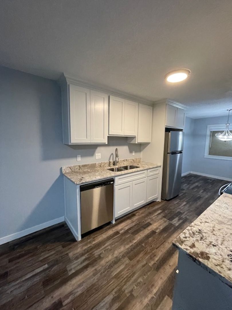 Beautiful Remodeled 3 bedroom 2.5 bathroom home waiting for you!