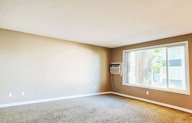 2 beds, 1 bath, 830 sqft, $1,315, Unit N-141