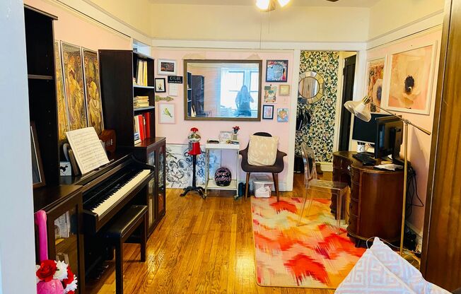 1 bed, 1 bath, 805 sqft, $1,650, Unit 2610G-2F