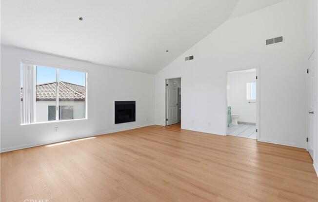 9245 WOODMAN