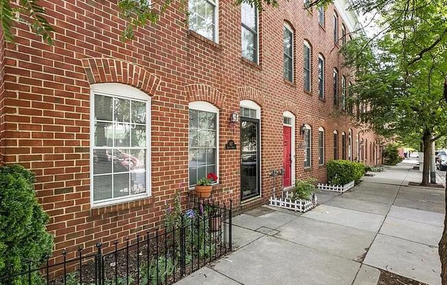 Coming Soon – 3BR/4BA End-Unit Townhome with Rooftop Deck & Parking in Locust Point