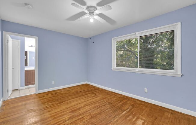 Beautiful, Newly Renovated 5 Bed 2 Bath single family home! ready for you now!