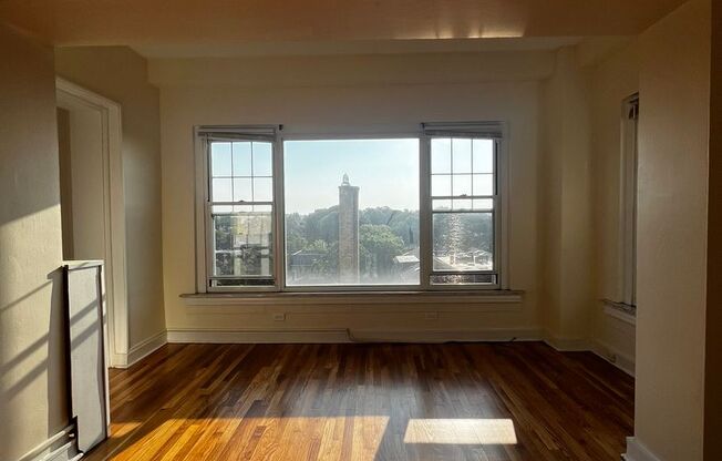 1 bed, 1 bath, 572 sqft, $1,510, Unit Old King Edward 66