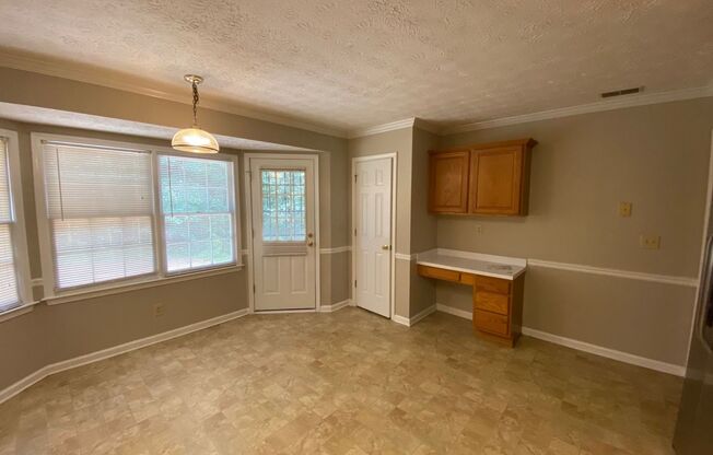 Spacious 3BR/2BA Ranch Home with Great Room in Collins Hill Area