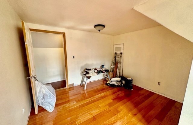 1 bed, 1 bath, $2,000, Unit 3