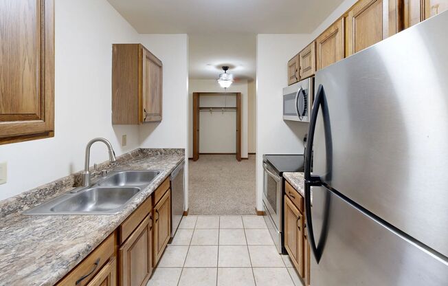 2 beds, 1 bath, 965 sqft, $1,650, Unit 7726RD