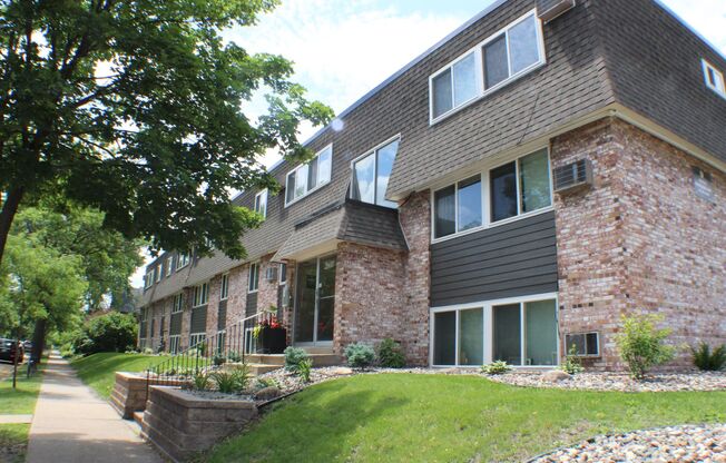 2600 Bryant Ave S