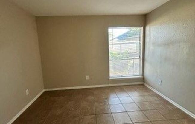 3 beds, 2 baths, 1,350 sqft, $2,055, Unit 3-1623-B