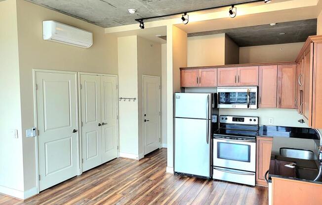 851 W Front St #803
