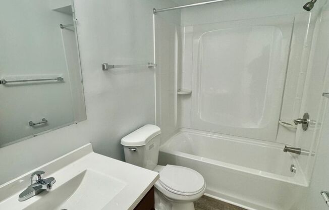 2 beds, 1 bath, $1,295, Unit 10