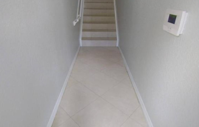 3/2 Lake available in North Lauderdale
