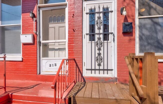 Large Four Bedroom In York!