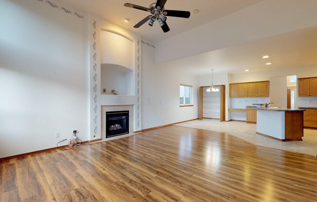 3 beds, 2.5 baths, $3,400