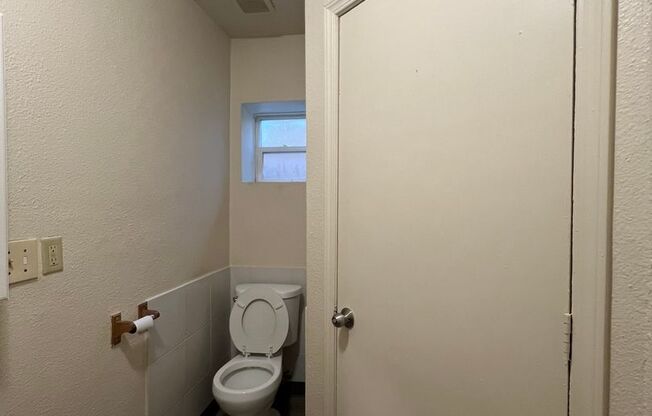 Studio, 1 bath, 450 sqft, $1,000, Unit 21-C