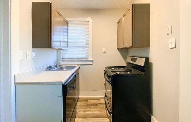 1 bed, 1 bath, 637 sqft, $850, Unit UNIT 4