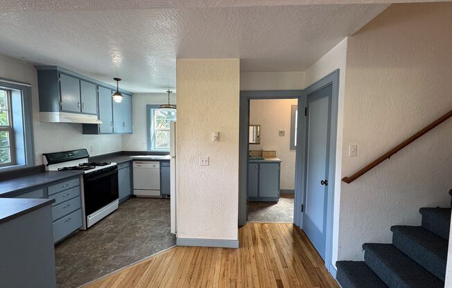 3 Bed, 1.5 Bath overlooking the Rose Garden and Willamette River bike path in Whiteaker