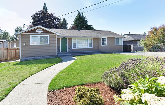 Charming Remodeled Rambler 3 Bdrm 2.75 Bath with Spacious Yard Kent East Hill