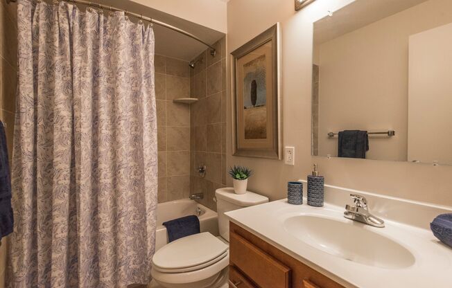 2 beds, 2 baths, $2,995, Unit #204