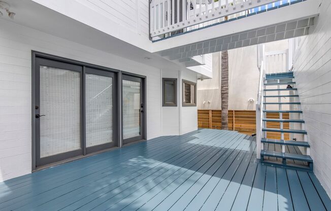 Modern Elegance Meets Ocean Breezes – Full Lot Sand Section Stunner