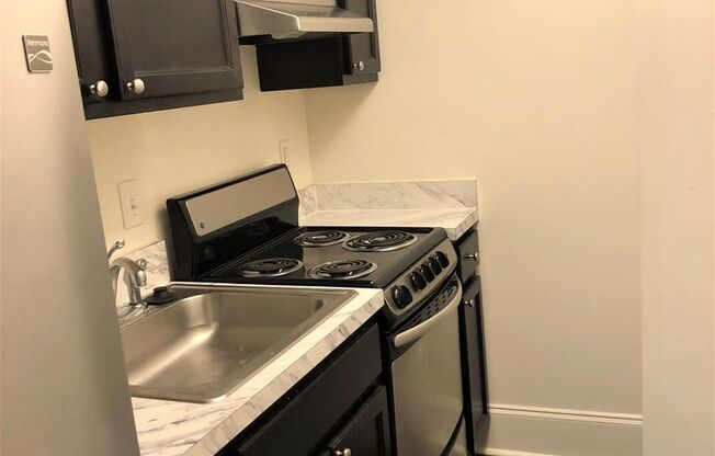 Studio, 1 bath, $850, Unit 1038-2B
