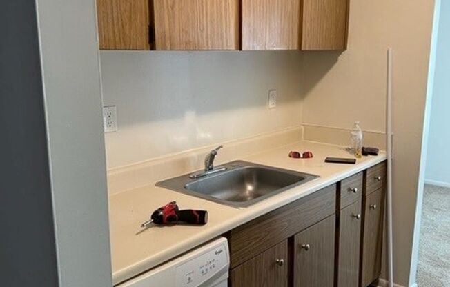 1 bed, 1 bath, 740 sqft, $1,395, Unit 00 - A- 8