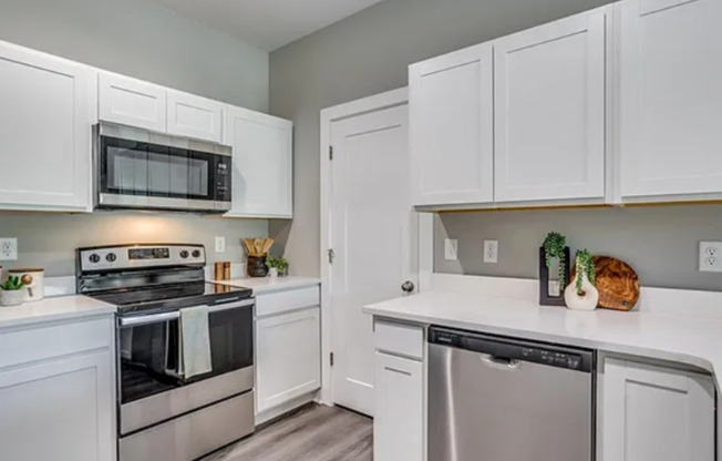 Modern 4 Bedroom Home in Falcon Falls Near Heights High School