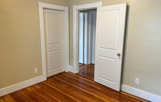 988-990-992 Chicopee Street