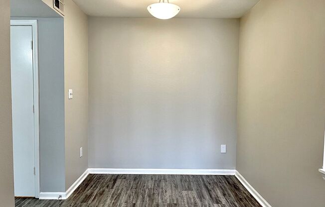 1 bed, 1 bath, 736 sqft, $1,199