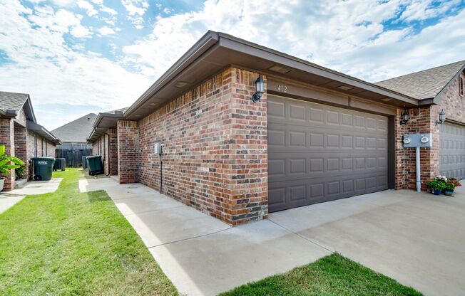3 Bed 2 Bath 2 Car Garage Brand New Duplex In The Heart Of Edmond!!