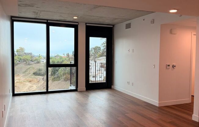 2 beds, 2 baths, 816 sqft, $4,225, Unit 805
