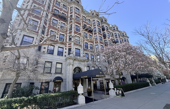 1 bed, 1 bath, 628 sqft, $2,950, Unit 72
