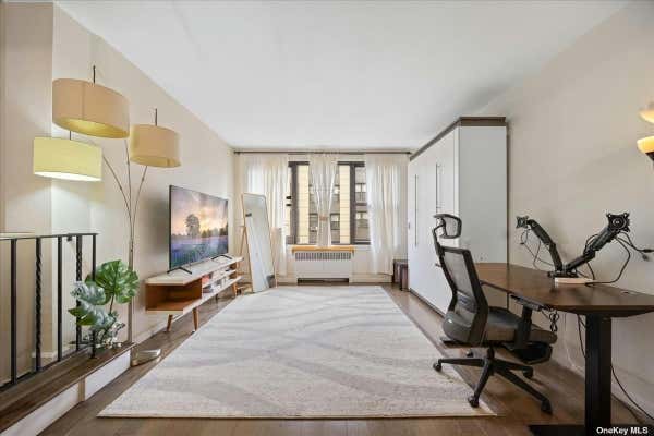 1 bed, 1 bath, 690 sqft, $2,400, Unit 6F